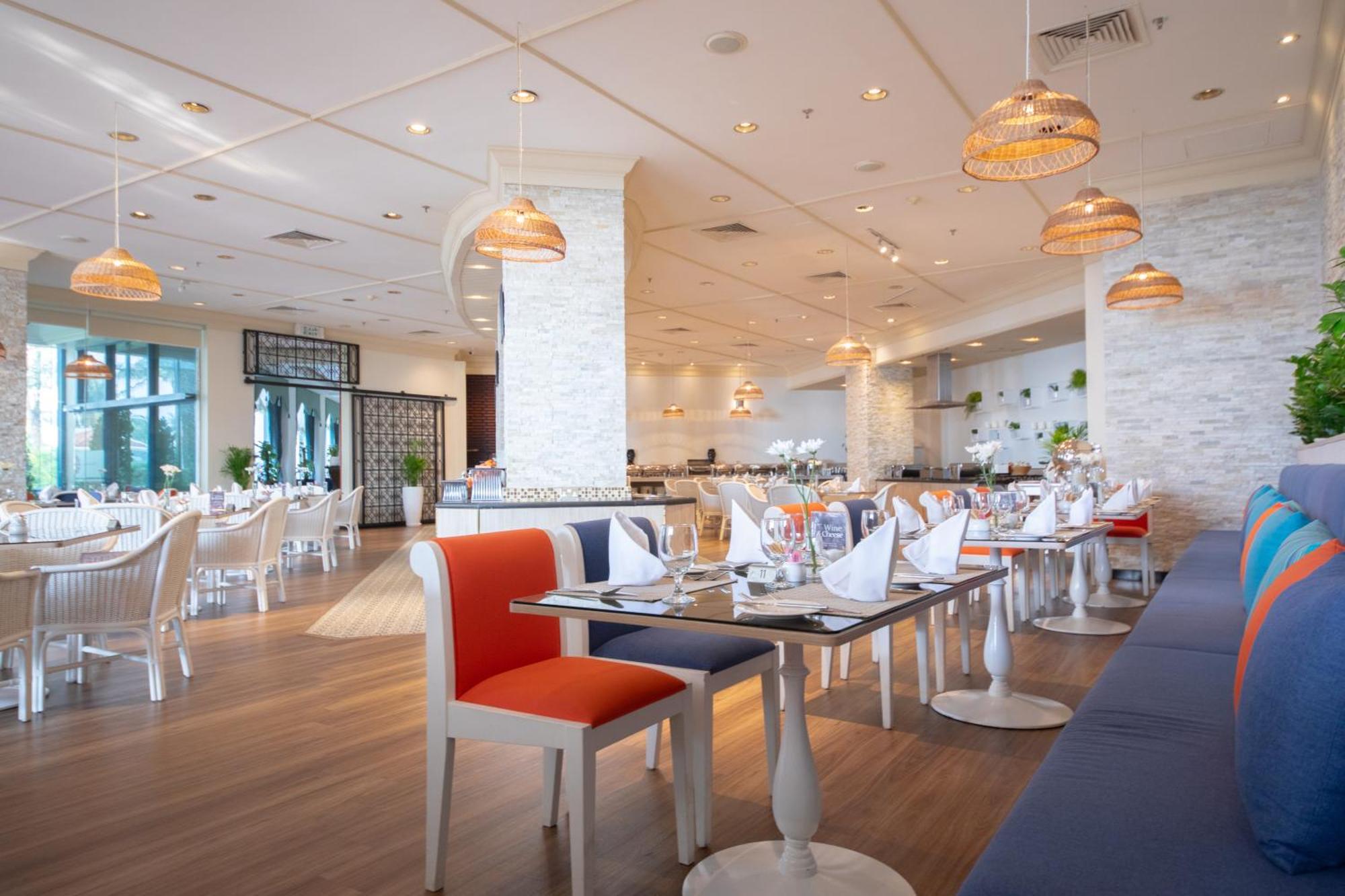 Ajman Hotel & Villas By Blazon Hotels Luaran gambar The restaurant