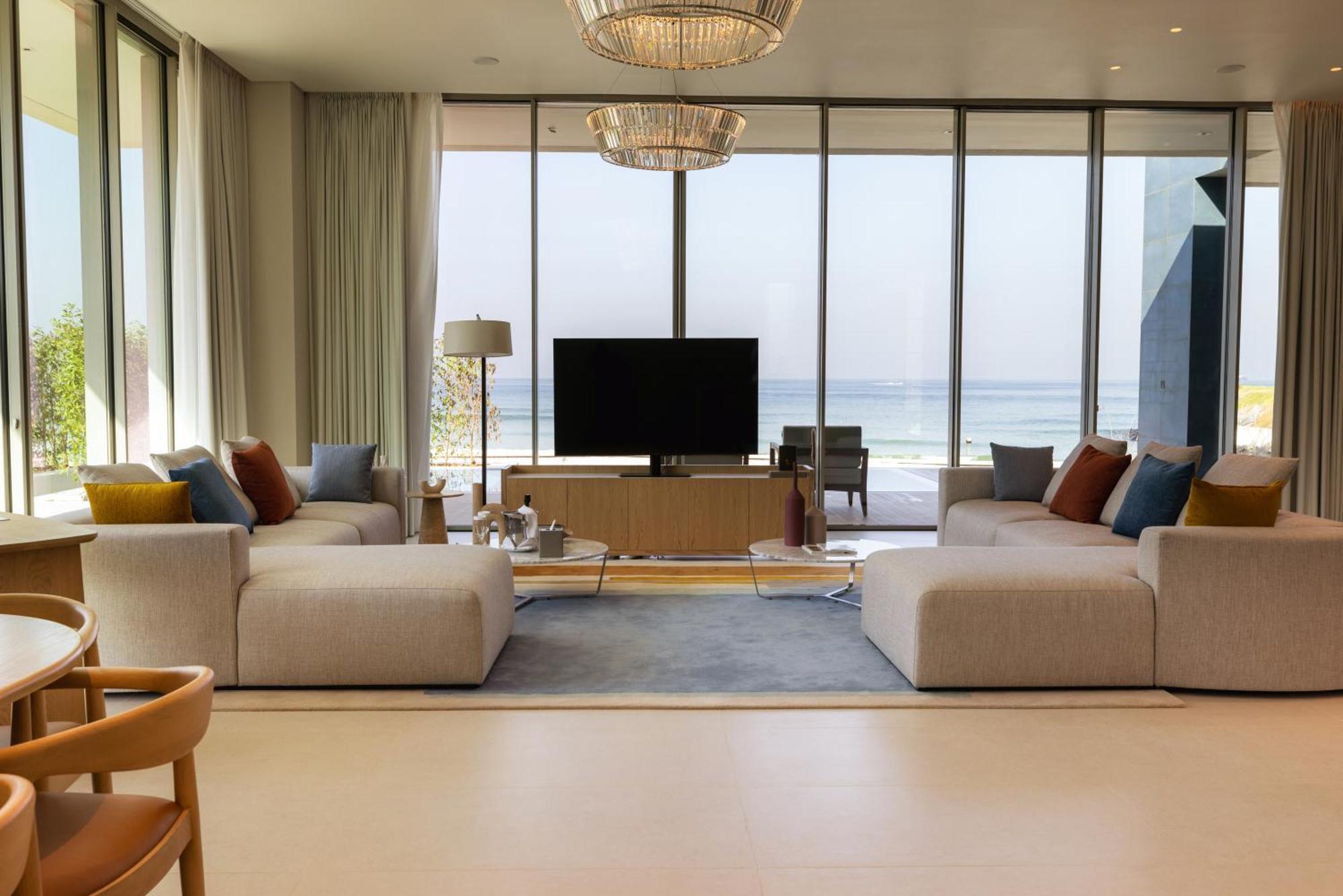 Ajman Hotel & Villas By Blazon Hotels Luaran gambar Living room at the Ritz-Carlton, Laguna Beach