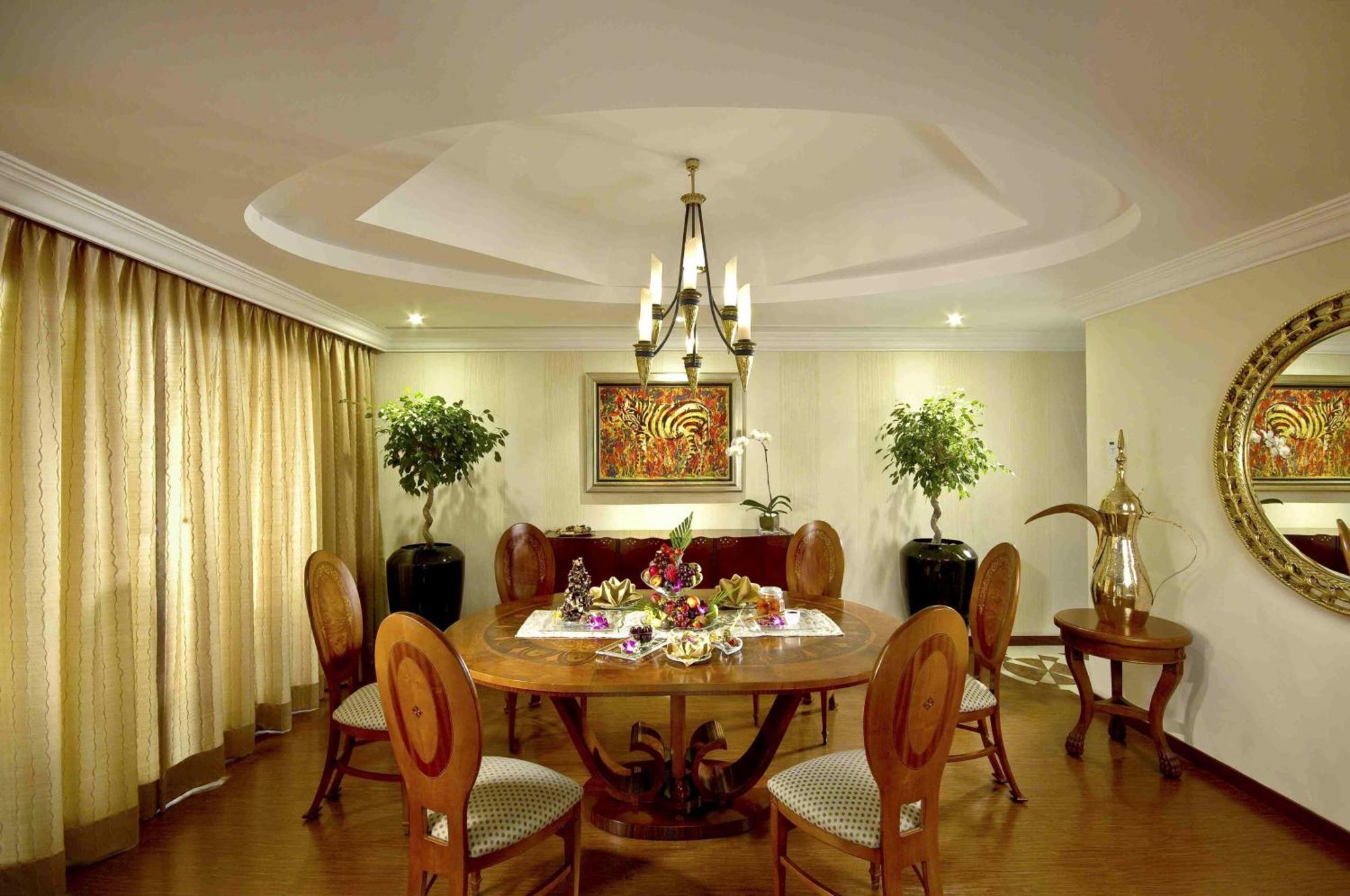 Ajman Hotel & Villas By Blazon Hotels Luaran gambar A dining room