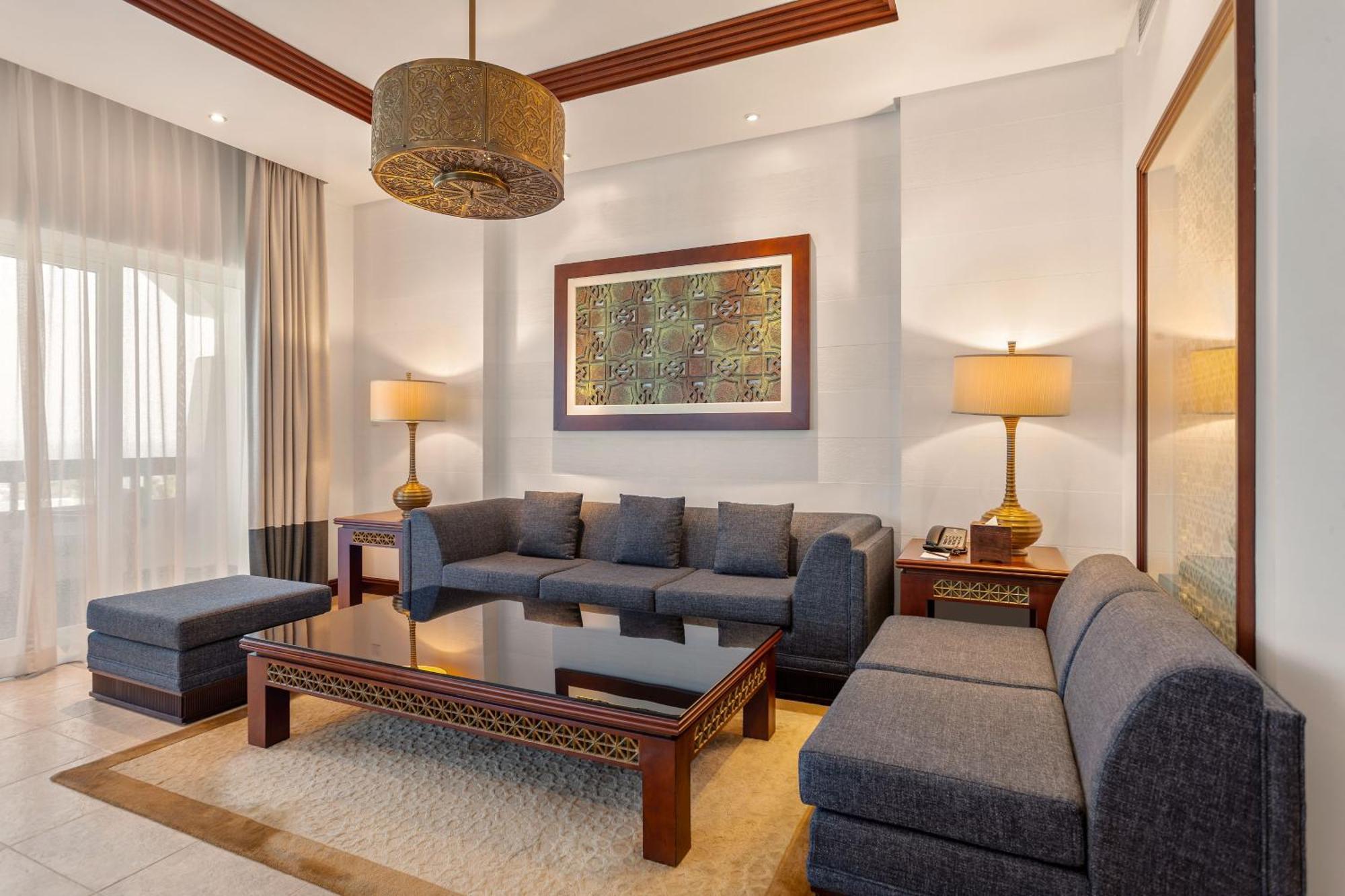 Ajman Hotel & Villas By Blazon Hotels Luaran gambar Living room